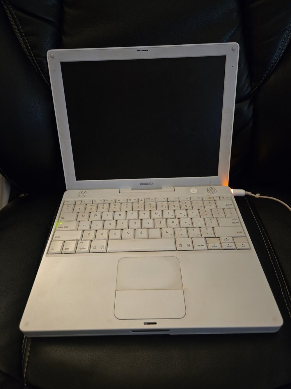 Apple iBook G4 Laptop Parts Repair Powers On Startup Chime No Display READ